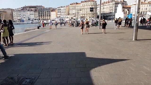Walking around Vieux Port/Old Port of Marseille 4K смотреть онлайн