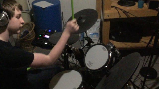 Drum Cover of: Holding On To You смотреть онлайн