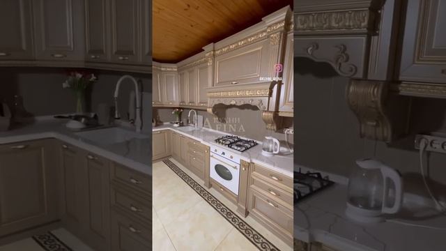 Кухня ? Бергамо #кухонныйгарнитур #кухниназаказ #интерьер #мебельизмассива смотреть онлайн