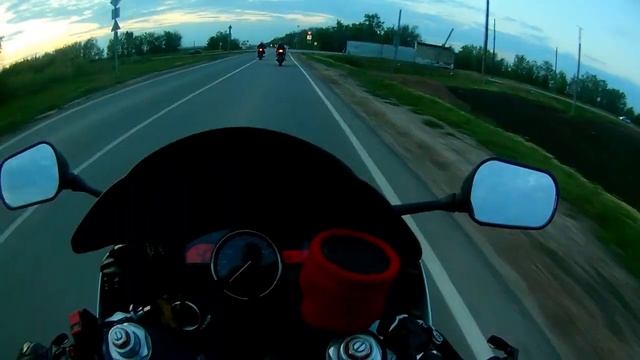 Suzuki gsxr600 Yamaha MT-09 заруба смотреть онлайн