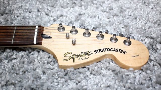 SQUIER vs FENDER - Stratocaster Tone Comparison!! смотреть онлайн