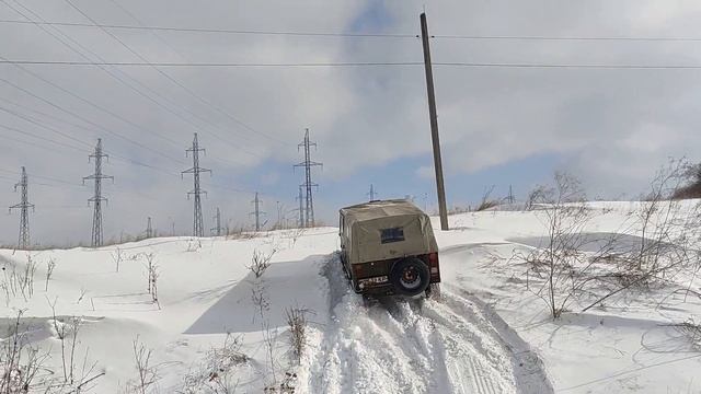 Луаз, Нива, Паджеро в глубоком снегу смотреть онлайн