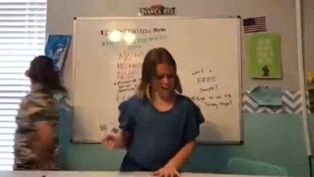 Sisters with Sass: What is Color Street w/ Bianca & Megan смотреть онлайн