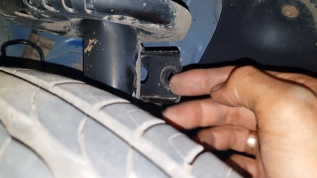 VW Polo замена стоек стабилизатора (без снятия колёс) смотреть онлайн