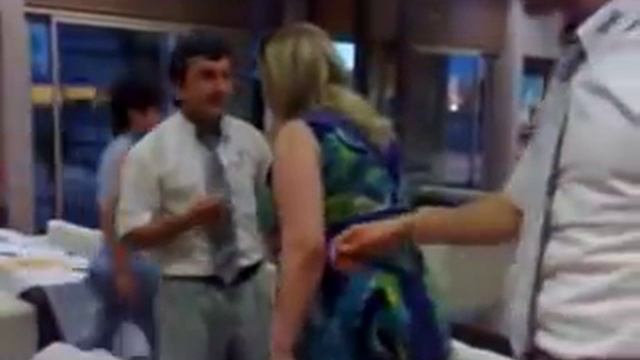 руское быдло рулит как всигда ТУРИСТКА ВЫКОЛОЛА ГЛАЗ ТУРку смотреть онлайн