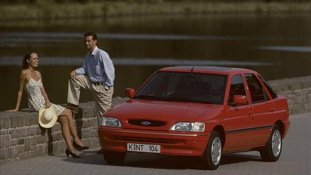 Ford Escort Style 1992 смотреть онлайн