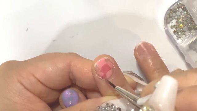 97년생 언니 손톱에 네일해주기 2탄! 짧은손톱네일 / 체커보드네일 / 셀프네일 / 네일아트