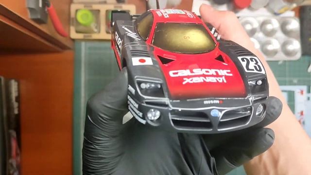 Сборка Nissan R390 GT1 от Tamiya в 24-м масштабе. Часть третья. смотреть онлайн