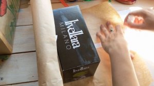 Упаковка подарка с отрывной лентой