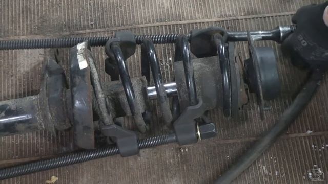 ЗАМЕНА ОПОР ПЕРЕДНИХ СТОЕК ДЭУ НЕКСИЯ.