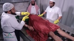 Омовение покойника и покрытие его в саван в соответствии с сунной