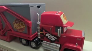 Грузовик Мак Тачки | Меняющие цвет Молния МакКуин и Джексон Шторм | Тачки 3