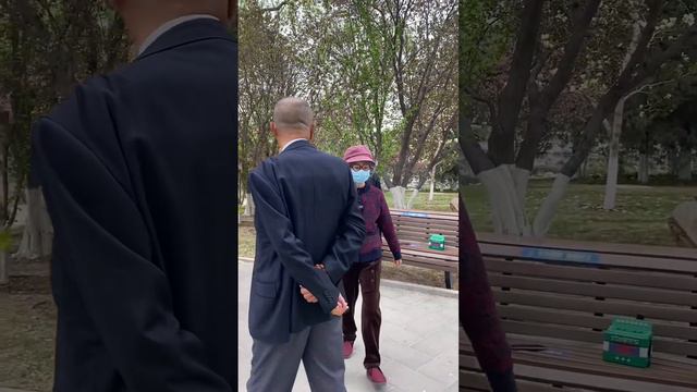 Accordion大爷不信我会弹琴！把手风琴当赌注，一首经典曲目大爷后悔不已！【李楚然手风琴】 смотреть онлайн