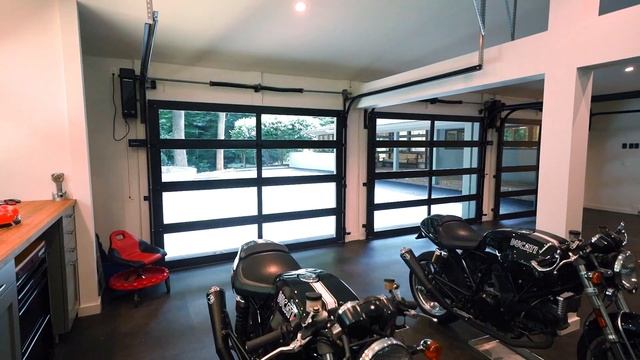 Groovy Mid-Century Ranch смотреть онлайн