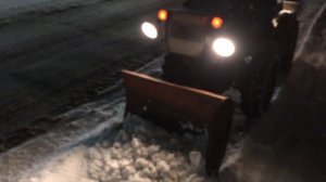 Чистим снег в гору! TZ-4k-14 Чешский мини трактор