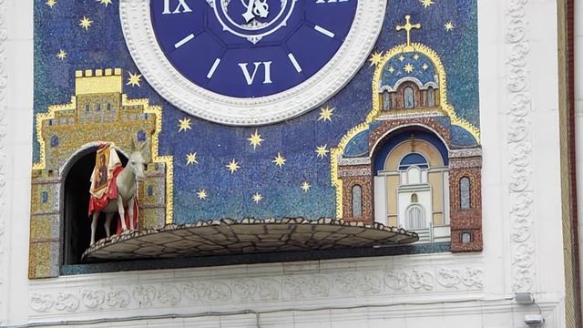 Куранты на Национальной художественной галерее в Йошкар-Оле смотреть онлайн