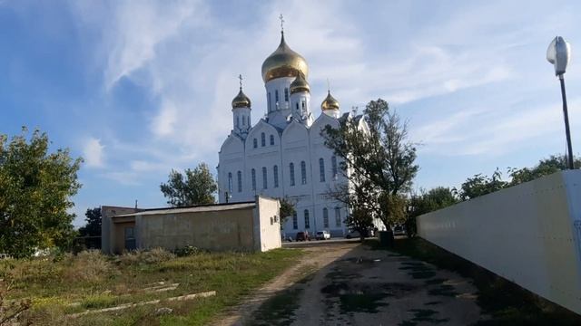 Храм святой Троицы// Таманская Швейцария// Родоновое озеро смотреть онлайн