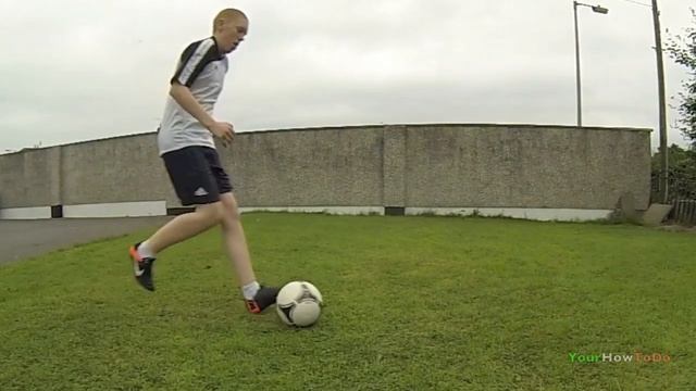 Drag Back Spin (Tutorial) :: Football / Soccer Dribble смотреть онлайн