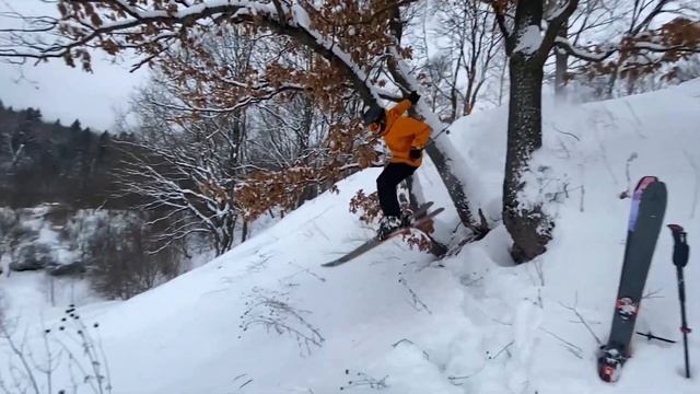 Фрирайд в подмосковье - это реально! Нашли снежный спот! смотреть онлайн