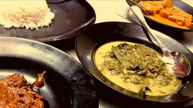 Urban Lunch | FujiFilm XQ2 | 25/100mm equiv. | 2.35:1 | Fujifilm Velvia | D.Resolve | Color Graded смотреть онлайн