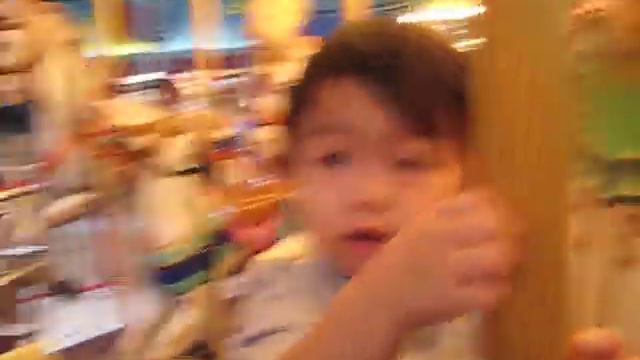 Madison and Matthew on the Katy Mills Carousel (16 months) смотреть онлайн