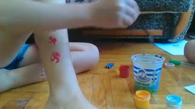 рисуем цветы на ноге смотреть онлайн