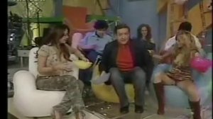 Раздвинула ноги в эфире