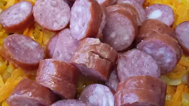 Гороховый супчик с охотничьими колбасками и сыром смотреть онлайн