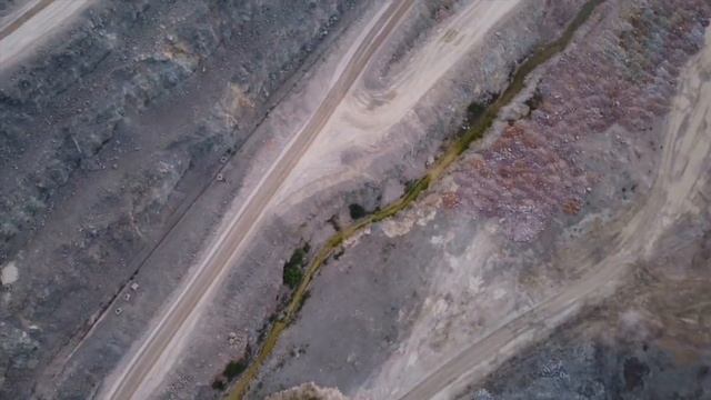 Розовый мраморный карьер с квадрокоптера смотреть онлайн