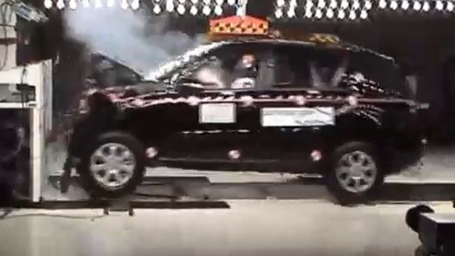 Vehicule Crash Test of Mercedes-Benz M-Class 2006-Extreme смотреть онлайн