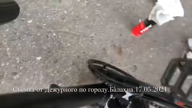 Чистка велосипеда от грязи и далее как смазать силиконом цепь. Балахна.17.05.2021 смотреть онлайн