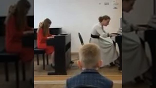 В.Гаврилин Тарантелла из цикла "Зарисовки" исп. Опрышко Д. и Опрышко Е. смотреть онлайн