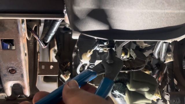 Nissan Titan 2004 shifter issue not shifting. смотреть онлайн