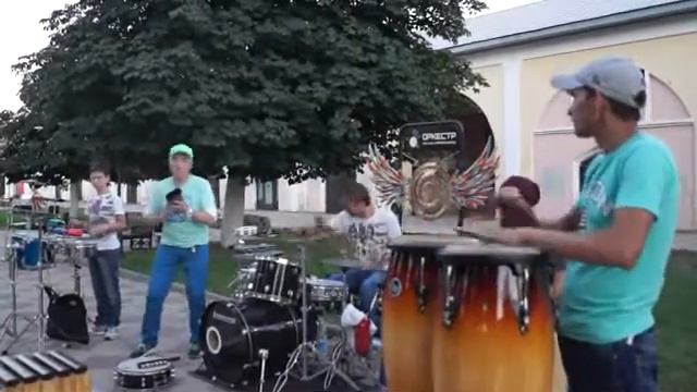 Рязань. Оркестр Летучих барабанщиков.17.08.2013 смотреть онлайн