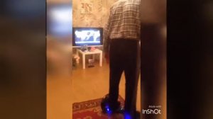 Взрослый мужчина на гироскутере! Возраст Гироскутеру не помеха