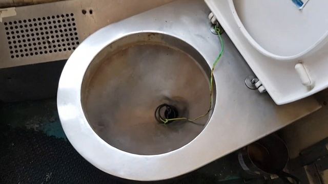 Туалет в плацкартном вагоне, поезда Россия. смотреть онлайн