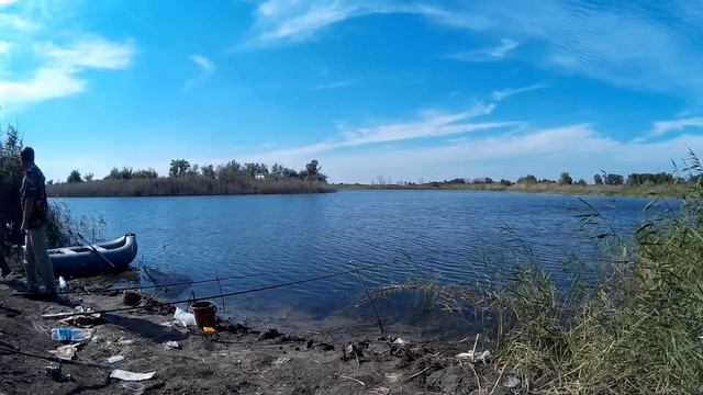 Крутая рыбалка на озере не далеко от города, красота. смотреть онлайн