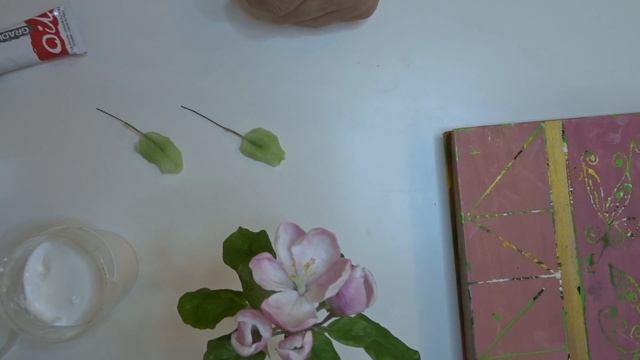 Самый удачный и лёгкий способ лепки листа яблони БЕЗ инструментов из ХФ и тонировка ! смотреть онлайн
