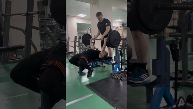 Жим лежа 90 кг - Выдержат ли мои кисти от веса) смотреть онлайн