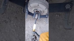 Съемник тормозных барабанов.