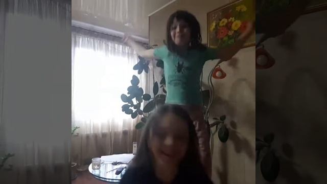 Веселые танцы детей. смотреть онлайн