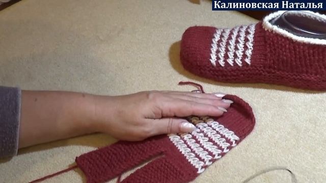 Вяжем очень удобные тапочки без шва спицами смотреть онлайн