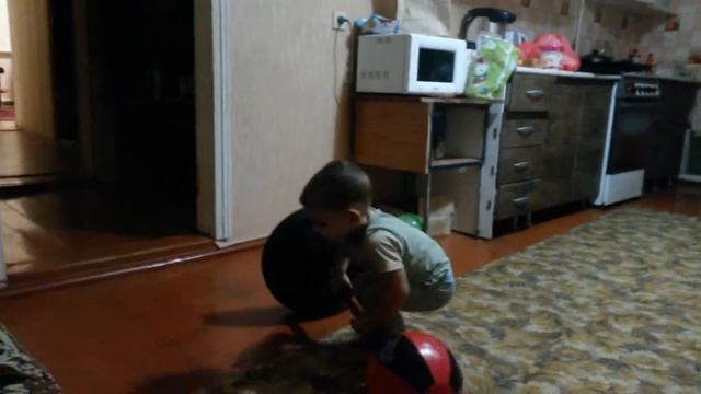 Вот как надо бить грушу в 2.5 года смотреть онлайн