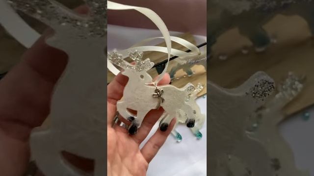 Новогодний Олень на ёлку смотреть онлайн