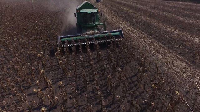 Комбайн John Deere от Agromester HD для уборки подсолнуха смотреть онлайн
