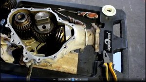 Течь раздатки снятие и переуплотнение крышки на Форд Эксплорер 2013 года Ford Explorer 3,5  2часть