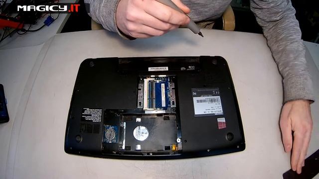 Toshiba Satellite C55-A-1GK Disassembly смотреть онлайн