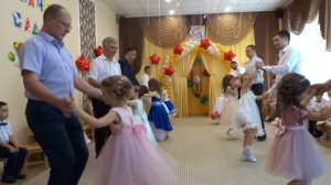 Пригласи меня Папа на Вальс, 2018 Старшая группа Садика