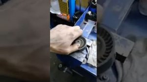 Замена обводного ролика, замена натяжного ролика и ремня приводного. Тойота королла 120.