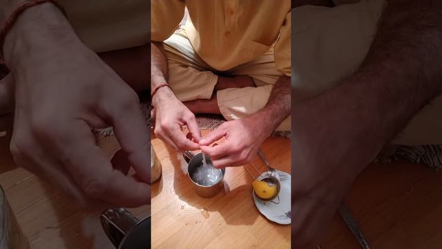 Вастра Дхоути, одна из Шаткарм, очистительных техник в Хатха Йоге. смотреть онлайн
